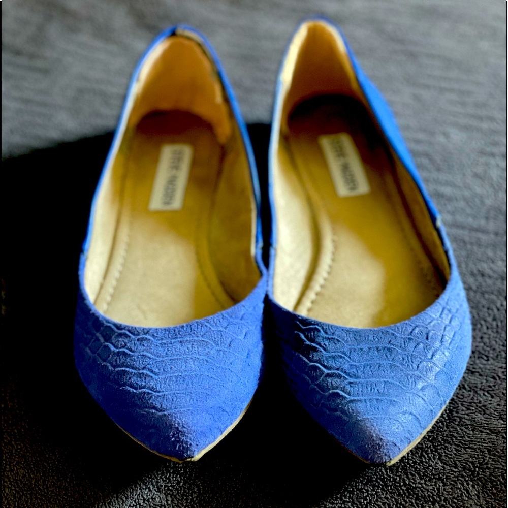 Steve Madden Blue Faux Snakeprint Flats